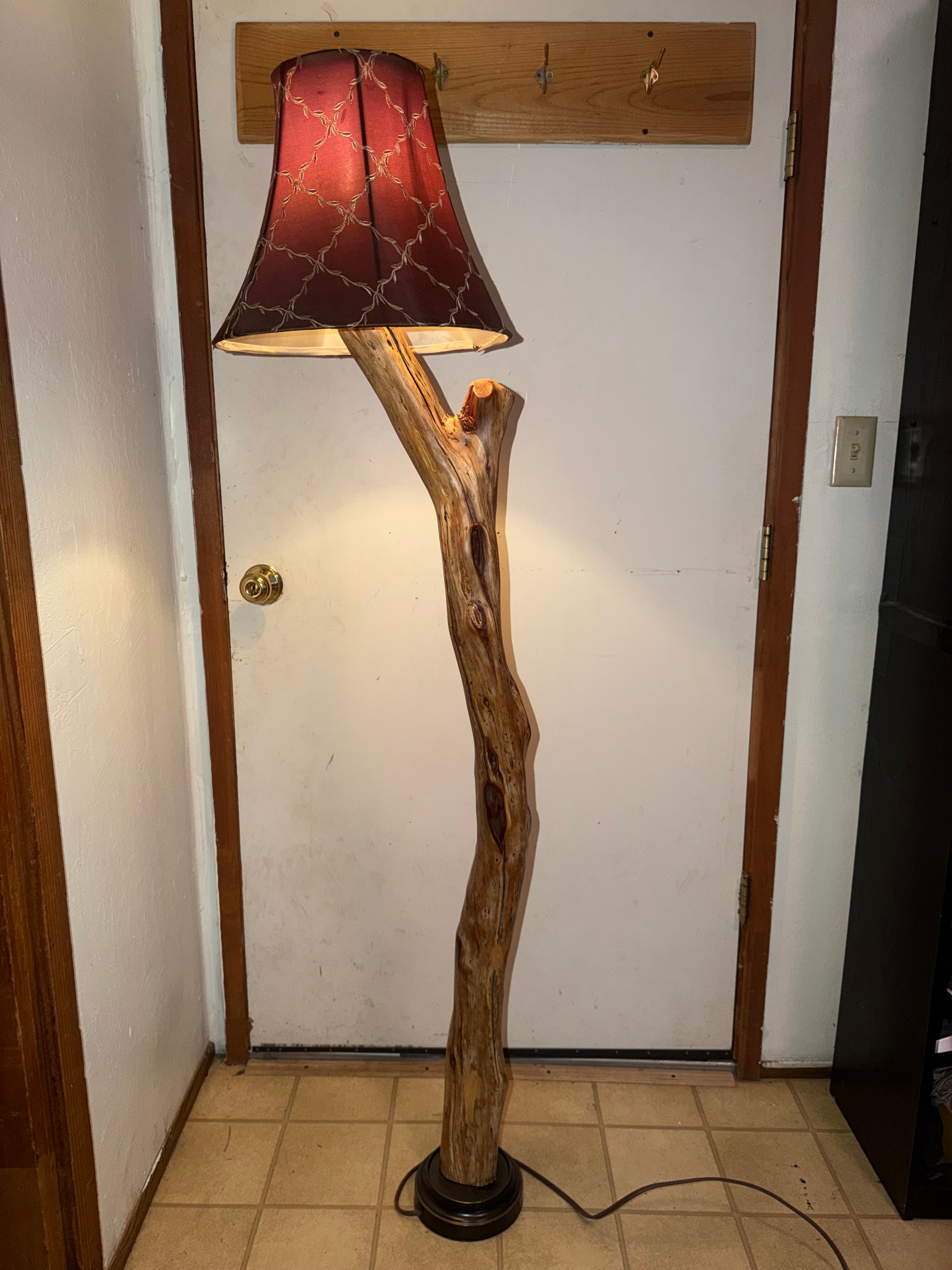 5’1 Standing Floor Log Lamp