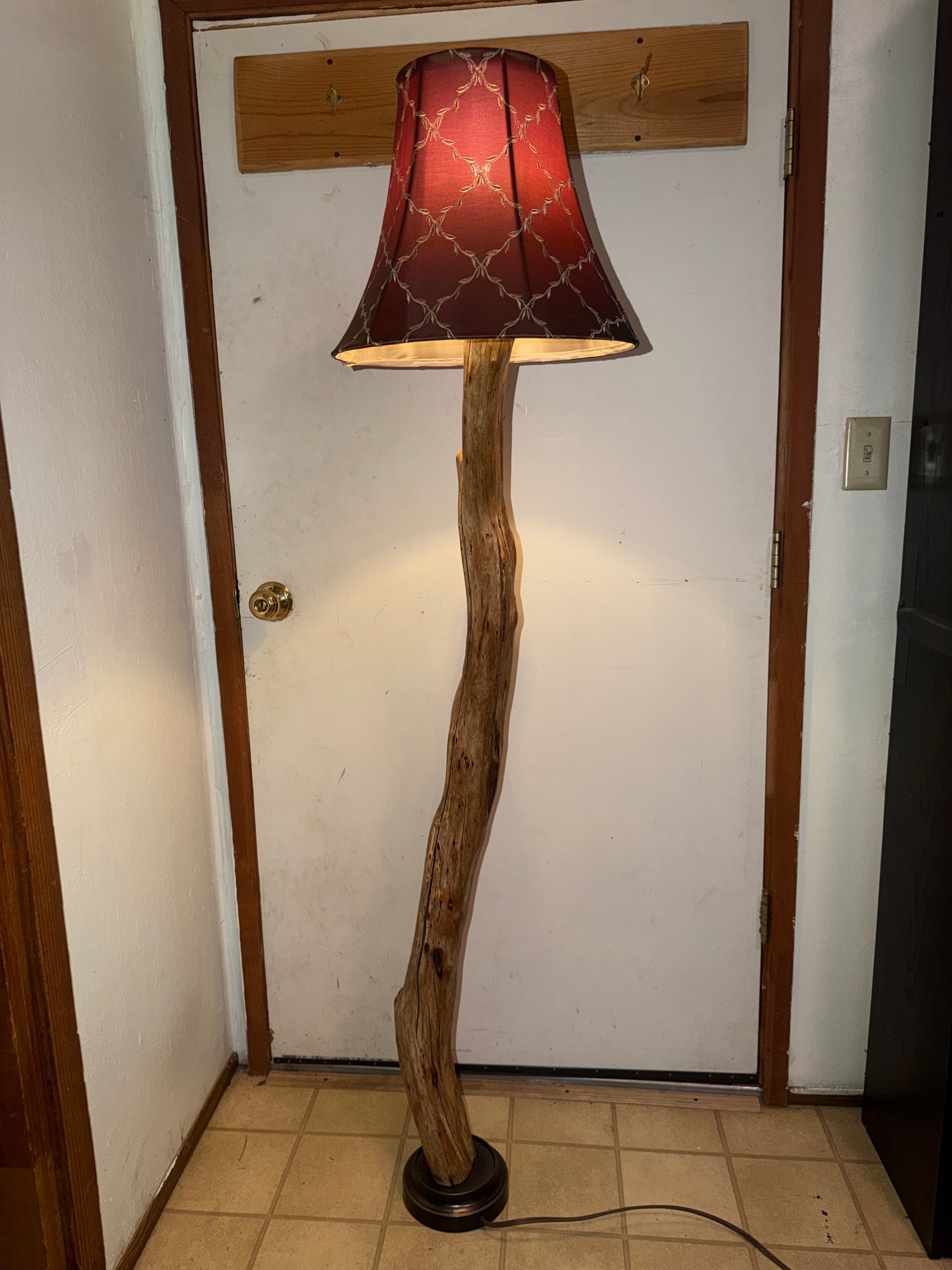 5’1 Standing Floor Log Lamp