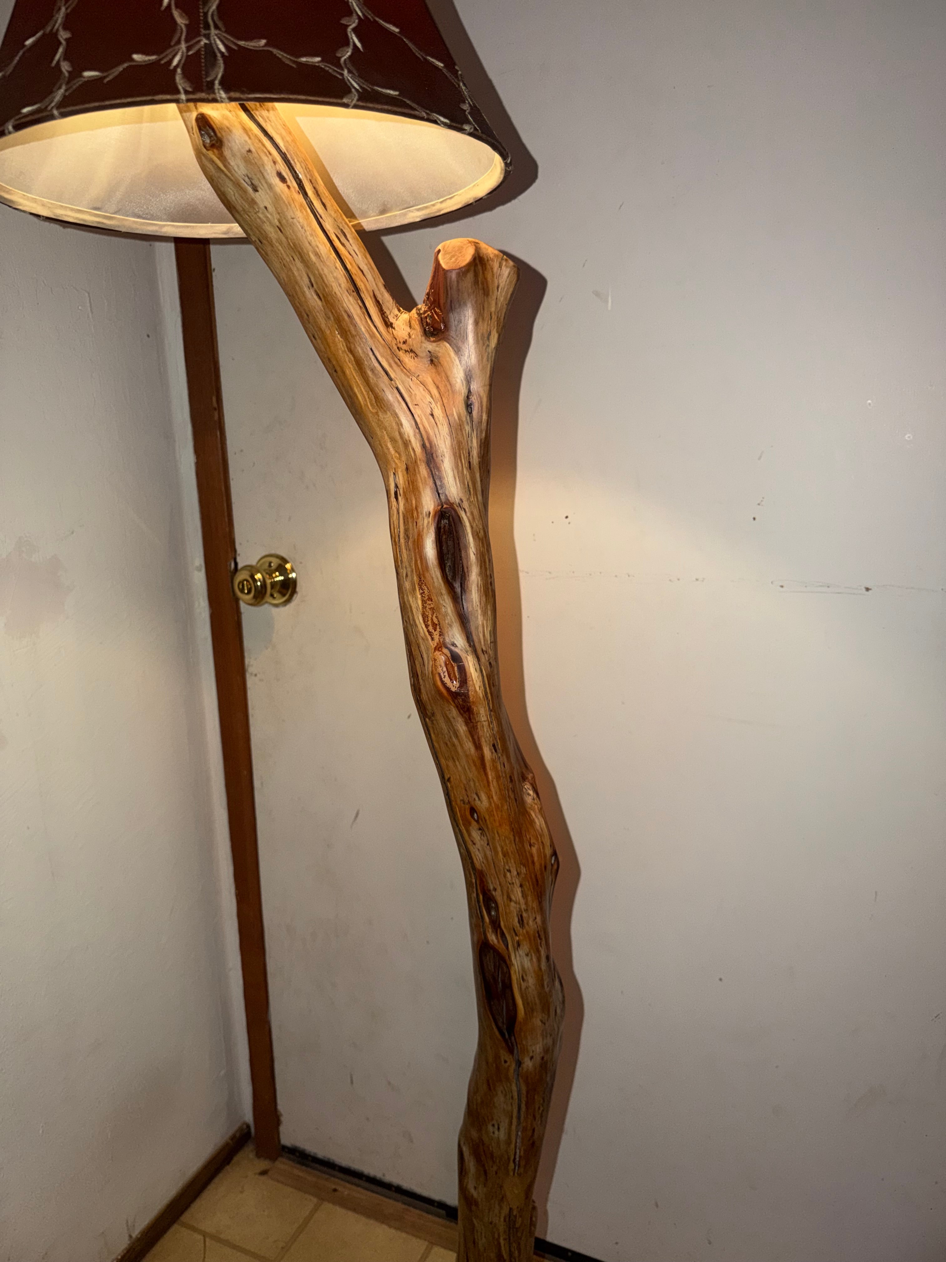 5’1 Standing Floor Log Lamp